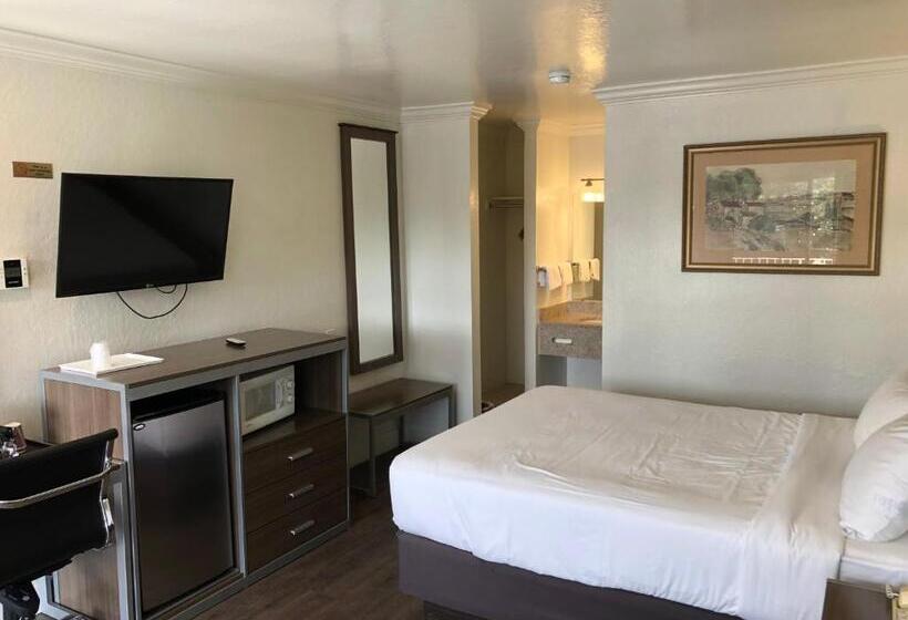 Отель Gilroy Inn