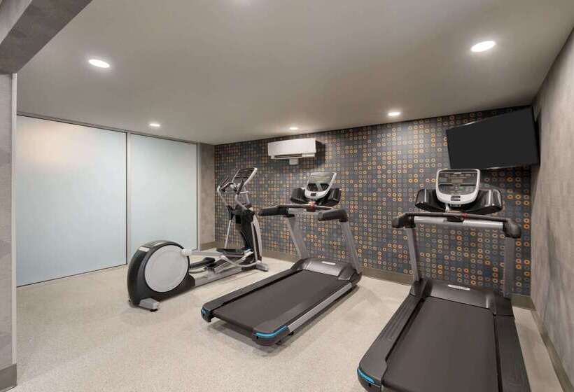 هتل La Quinta Inn & Suites By Wyndham Springfield