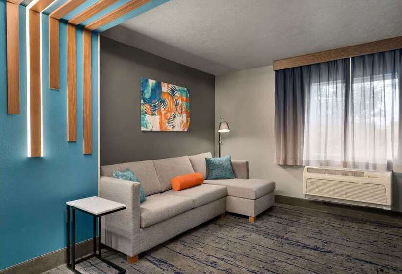 هتل La Quinta Inn & Suites By Wyndham Springfield