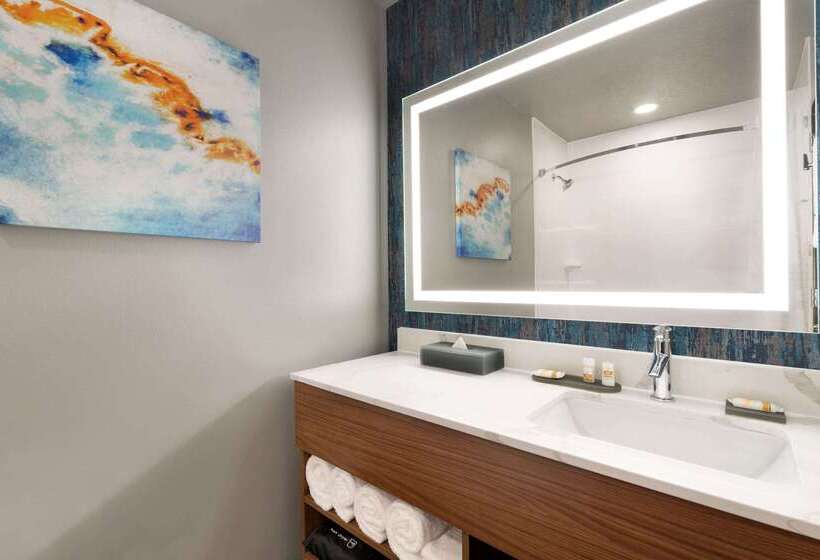 فندق La Quinta Inn & Suites By Wyndham Springfield