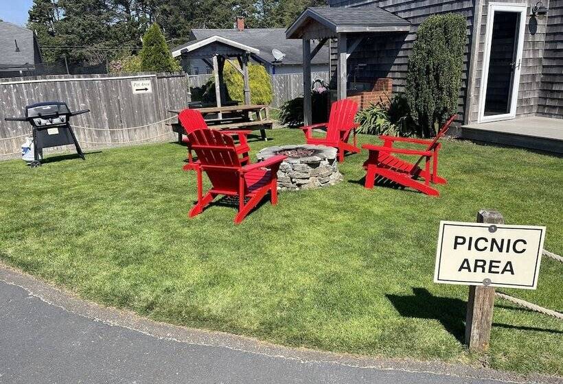 호텔 Looking Glass Inn