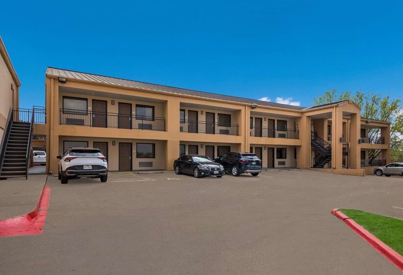 בית מלון כפרי Quality Inn & Suites Round Rock