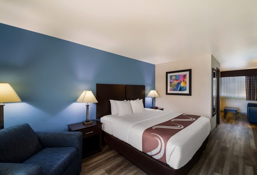 בית מלון כפרי Quality Inn & Suites Round Rock