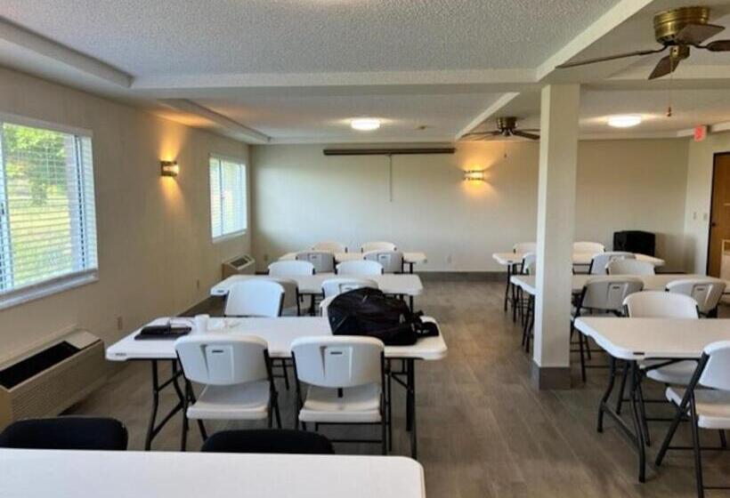 בית מלון כפרי Red Roof Inn Lawrenceburg