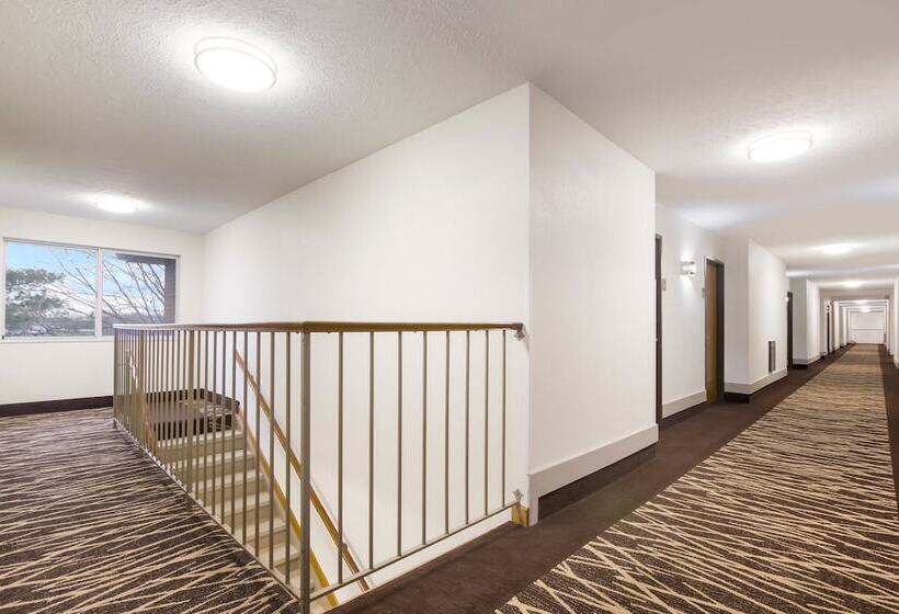 בית מלון כפרי Red Roof Inn Lawrenceburg