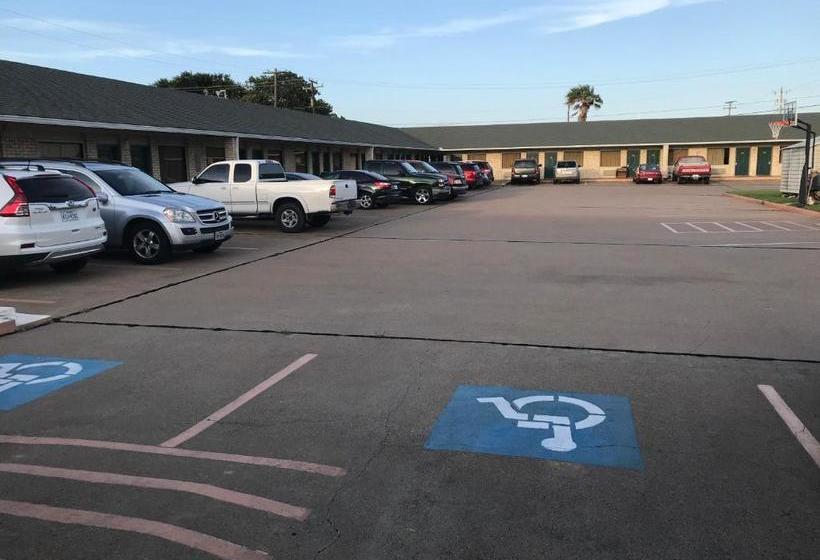 בית מלון כפרי Regency Inn