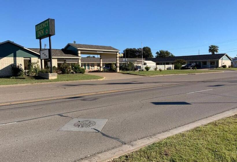 בית מלון כפרי Regency Inn