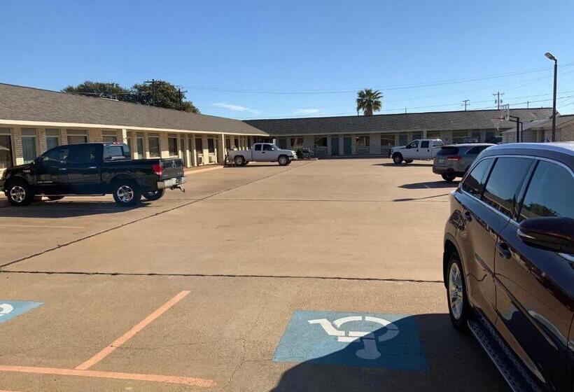 בית מלון כפרי Regency Inn