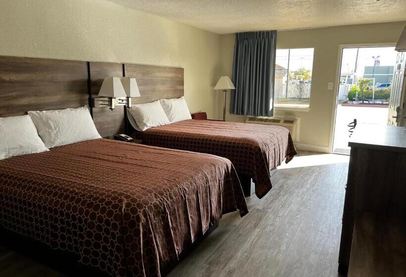 בית מלון כפרי Regency Inn