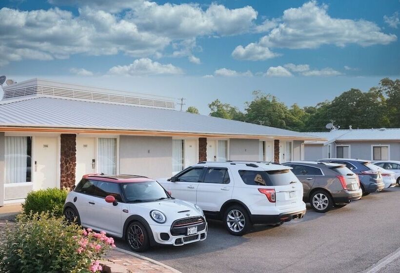 בית מלון כפרי Regency Inn Of Eddyville Kuttawa