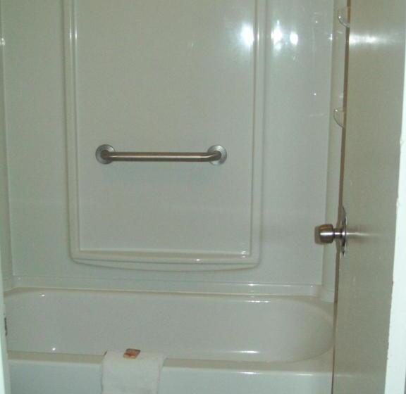 Отель Relax Inn Savannah