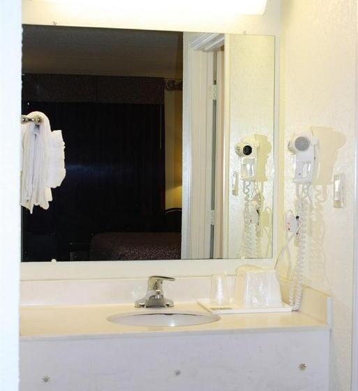 Отель Relax Inn Savannah