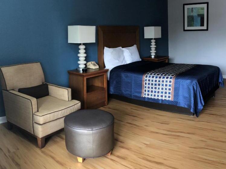 Отель Relax Inn Savannah