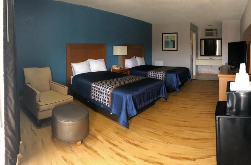 Отель Relax Inn Savannah