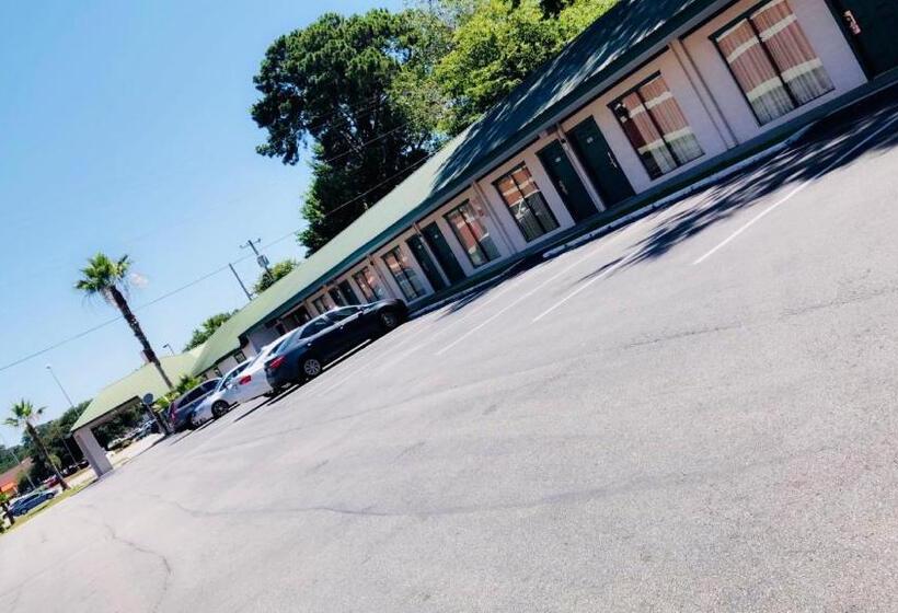 Отель Relax Inn Savannah