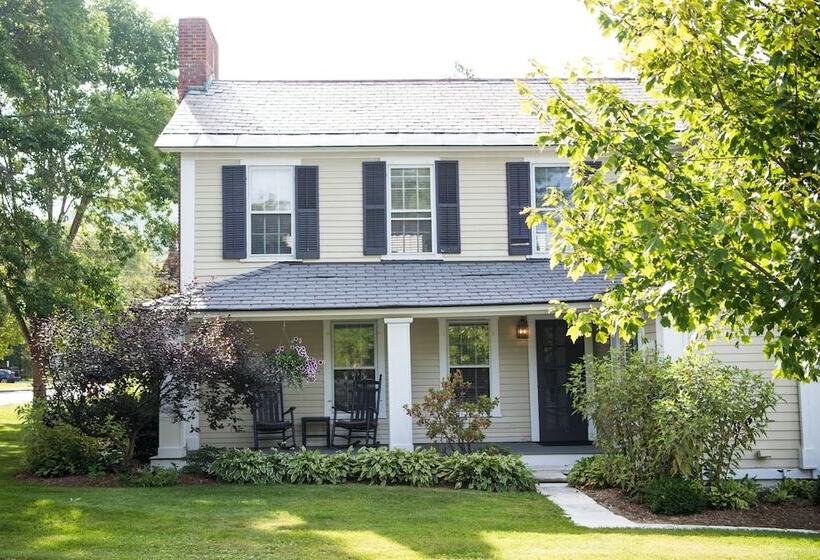 酒店 Reluctant Panther Inn & Restaurant