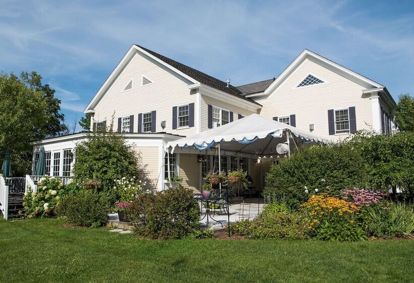 酒店 Reluctant Panther Inn & Restaurant