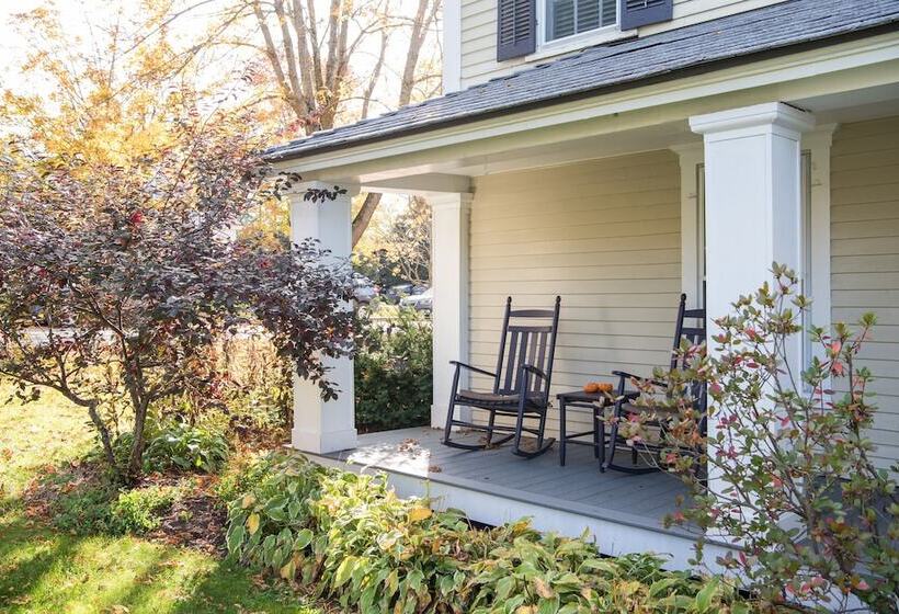 酒店 Reluctant Panther Inn & Restaurant