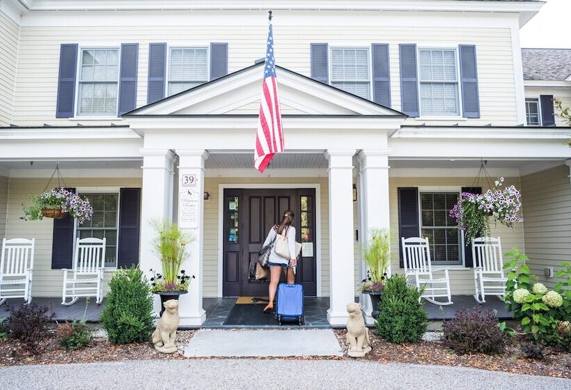 酒店 Reluctant Panther Inn & Restaurant