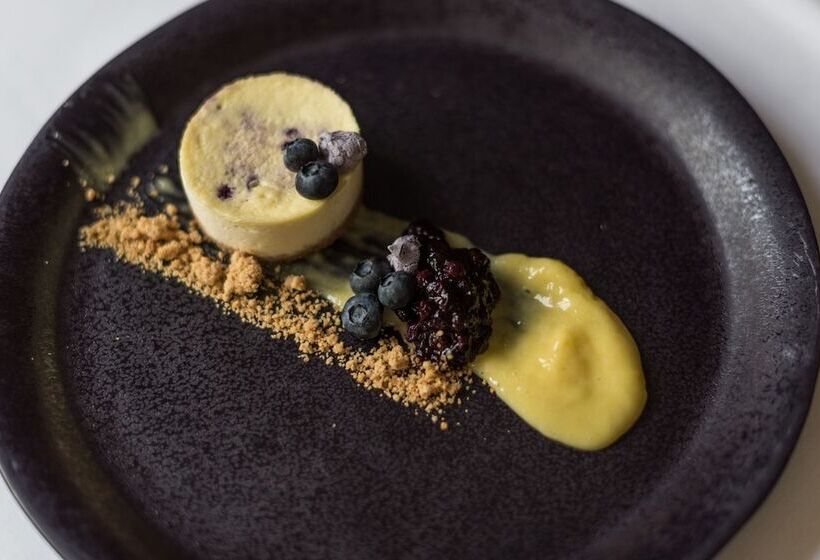 酒店 Reluctant Panther Inn & Restaurant