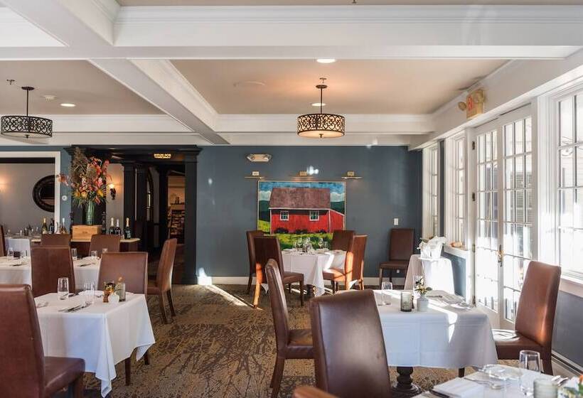 酒店 Reluctant Panther Inn & Restaurant