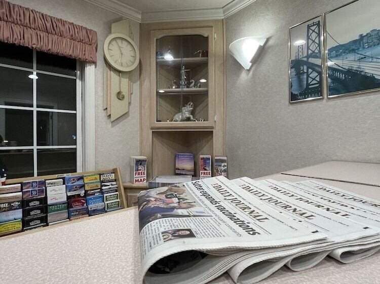 Отель Ritz Inn San Francisco Airport Sfo