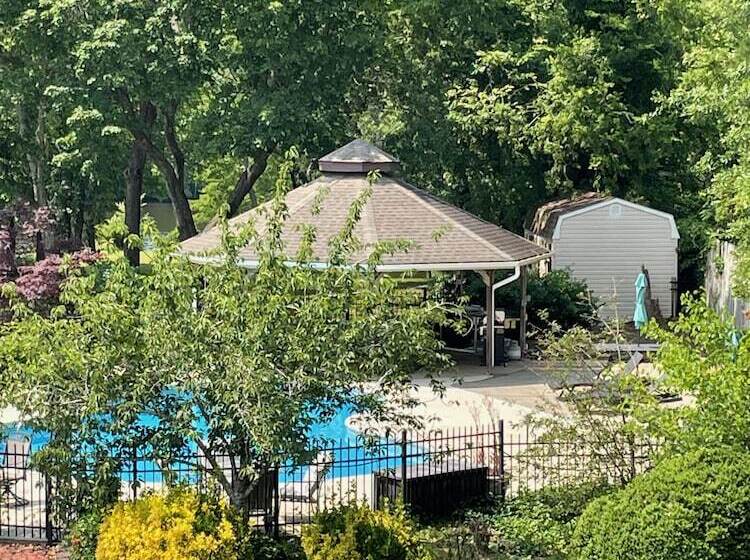 فندق River House Inn