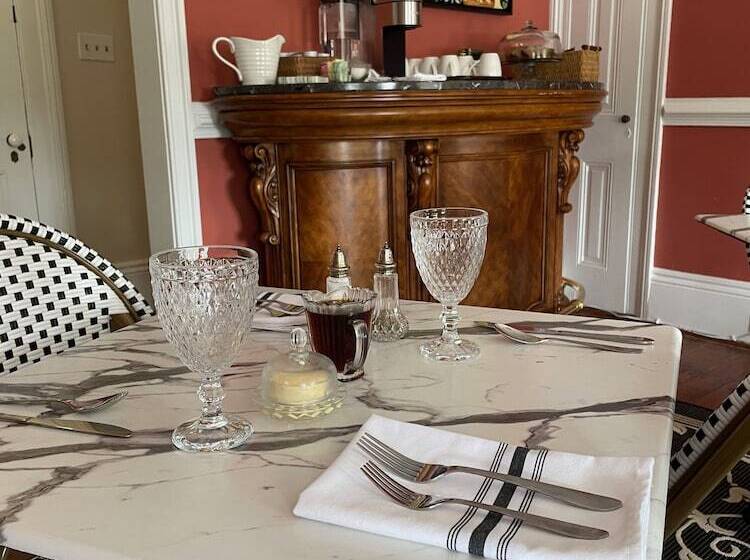 فندق River House Inn