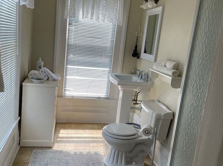 فندق River House Inn