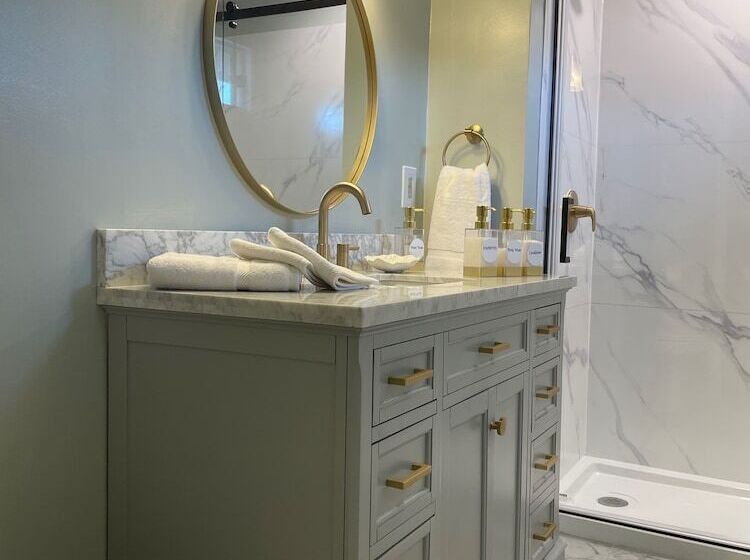 فندق River House Inn