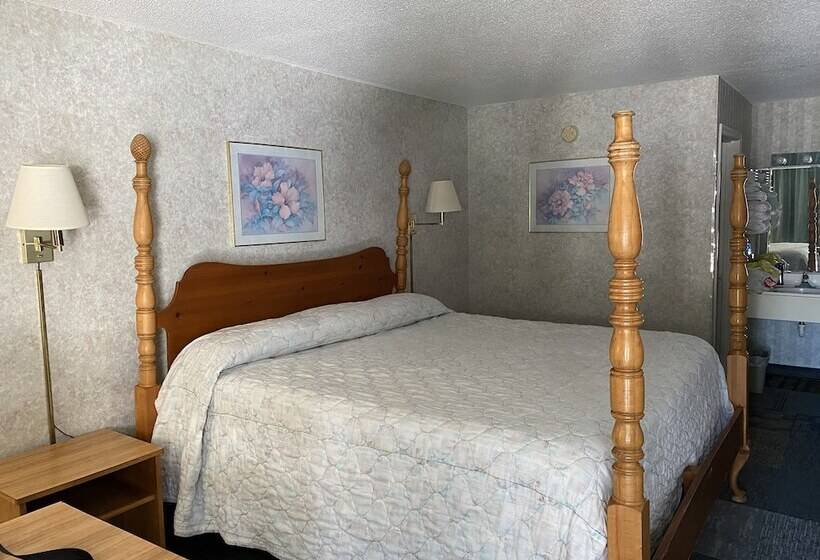 فندق Riverfront Lodge