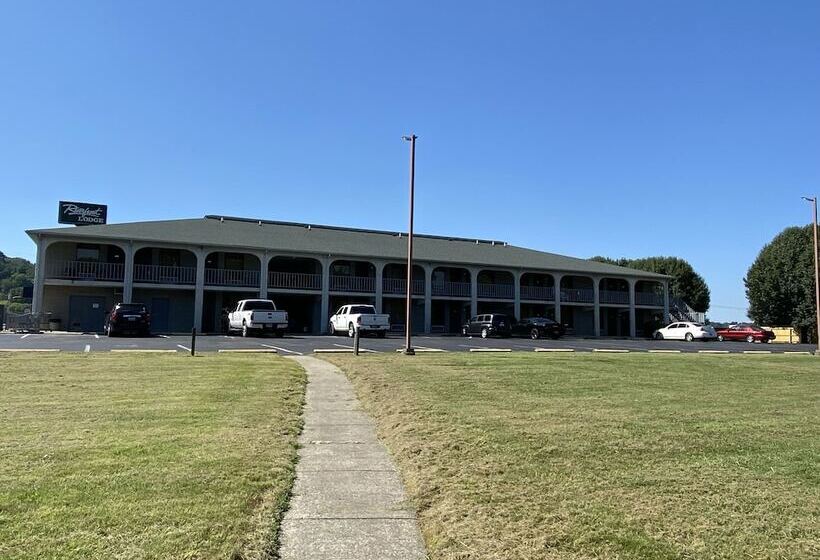 فندق Riverfront Lodge