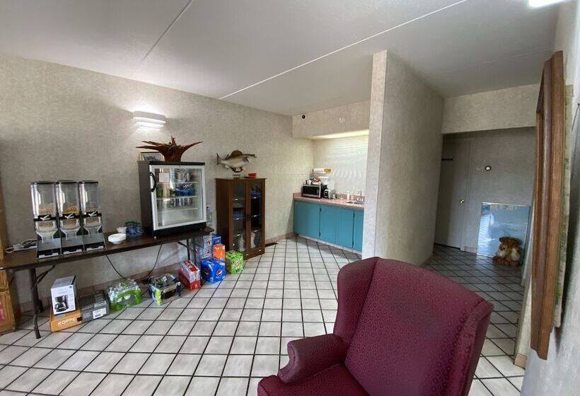 فندق Riverfront Lodge