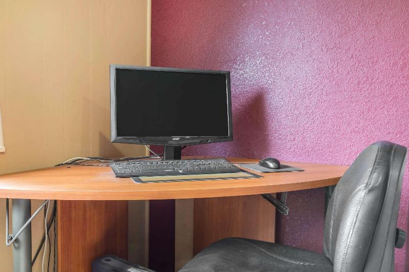 Отель Rodeway Inn Escondido Downtown