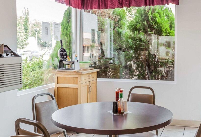 فندق Rodeway Inn & Suites Omak  Okanogan