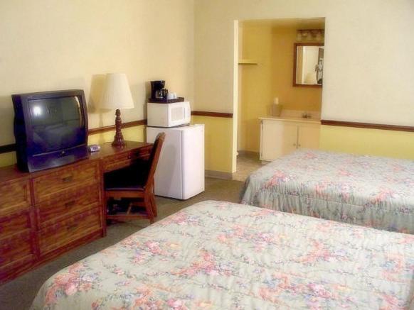 The Roscoe Boutique Motel