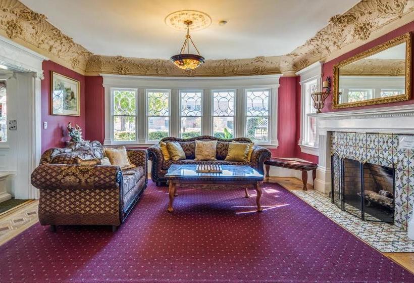 호텔 Rose Garden Inn