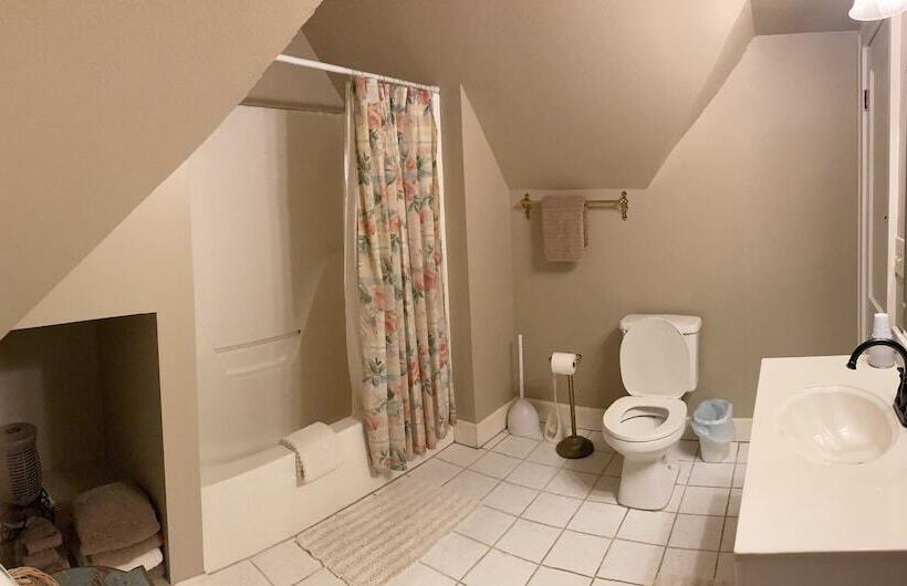 فندق Rose House Inn