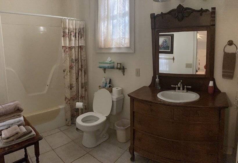 فندق Rose House Inn