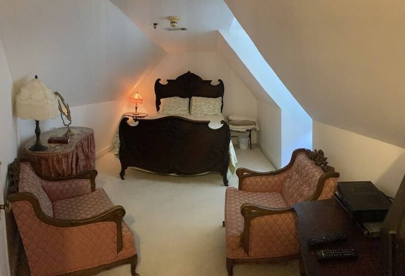 فندق Rose House Inn