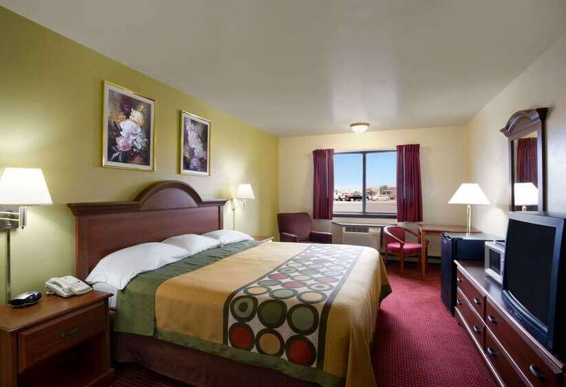 فندق Super 8 By Wyndham Eau Claire Wi