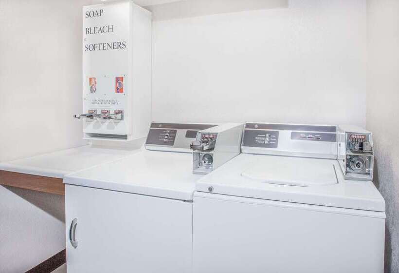 호텔 Super 8 By Wyndham Houghton Lake