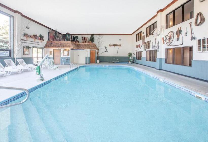 호텔 Super 8 By Wyndham Houghton Lake