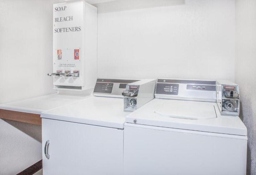 호텔 Super 8 By Wyndham Houghton Lake