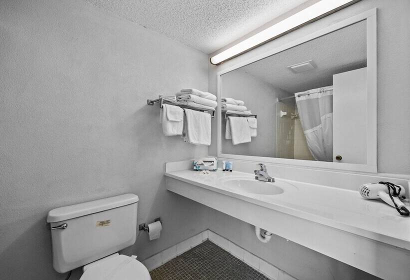 בית מלון כפרי The Red Tree Inn