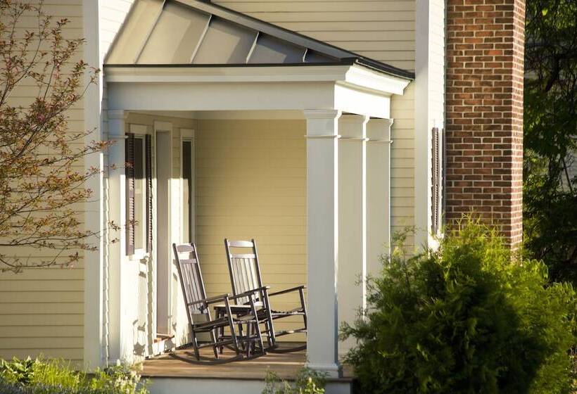 酒店 Reluctant Panther Inn & Restaurant