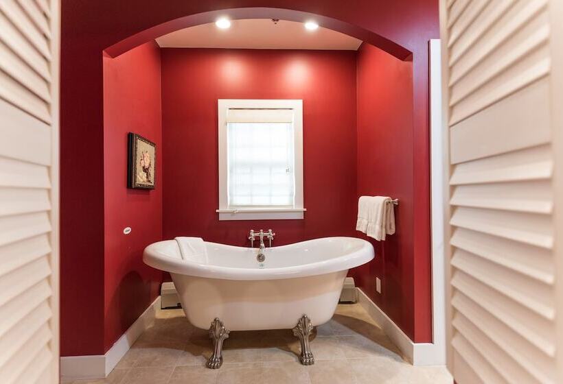 酒店 Reluctant Panther Inn & Restaurant