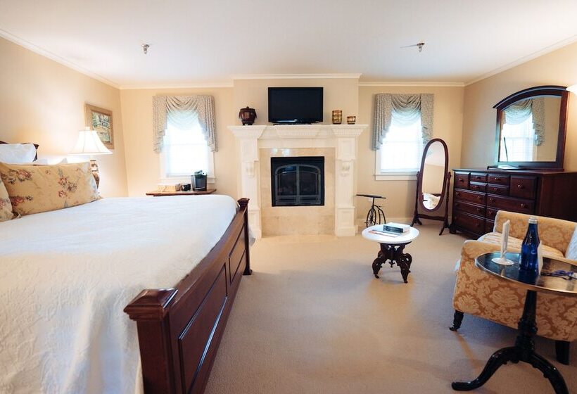 酒店 Reluctant Panther Inn & Restaurant