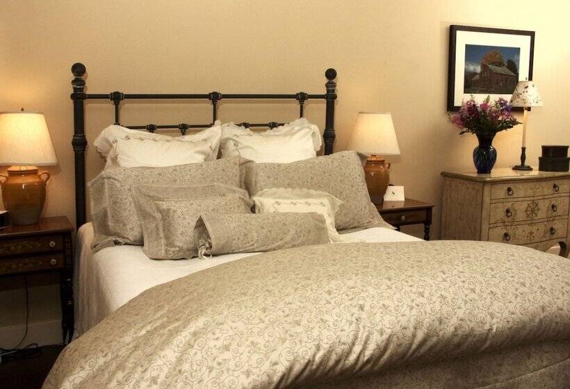 酒店 Reluctant Panther Inn & Restaurant