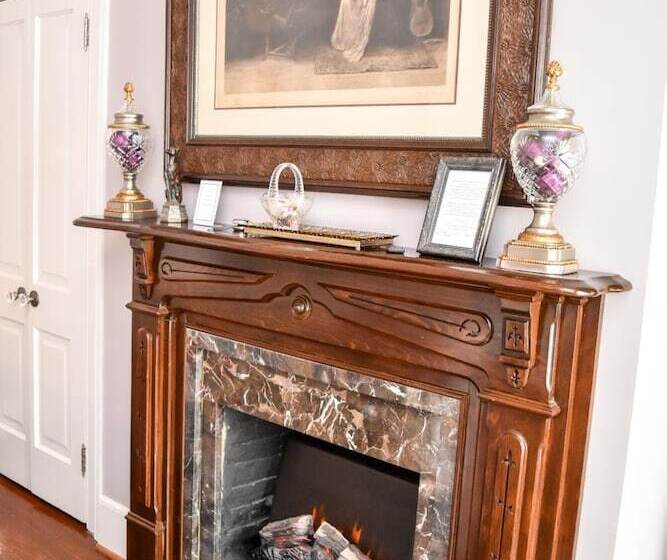 ホテル The Richard Johnston Inn & 1890 Caroline House